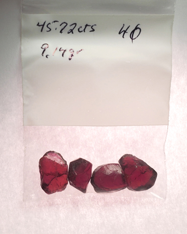 rhodolite garnet rough